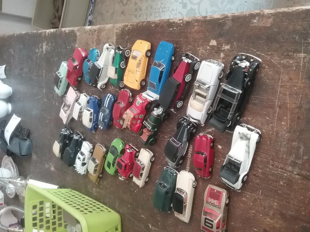 VOITURE MINIATURE