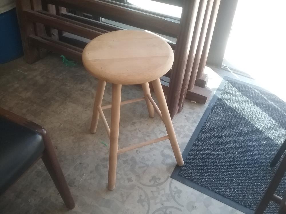 TABOURET BOIS