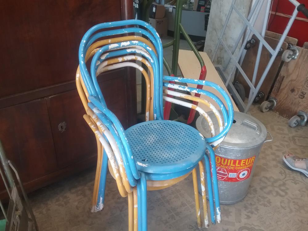 4 CHAISES METAL