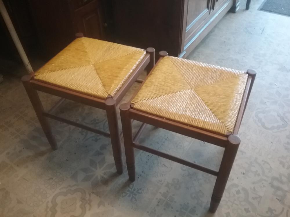TABOURET PAILLE JAUNE