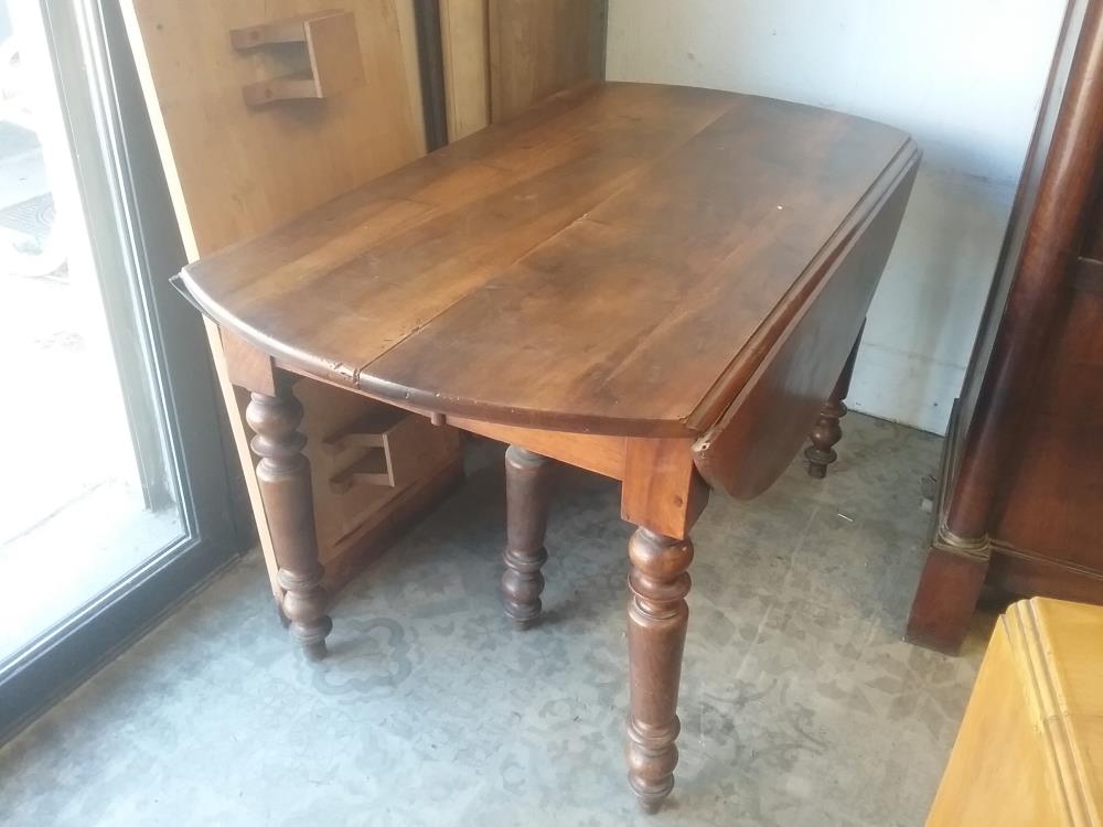 TABLE A VOLETS 6 PIEDS