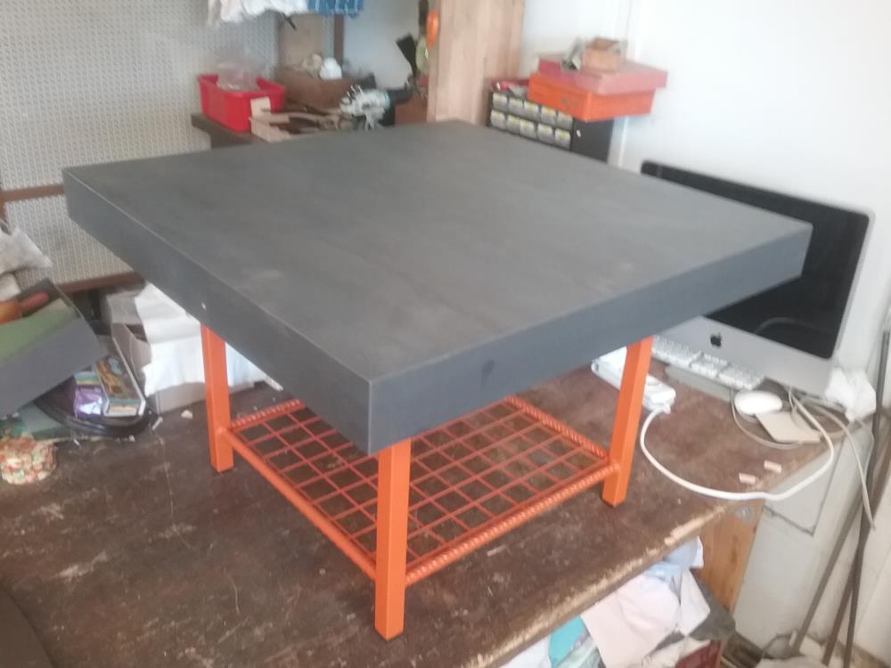 TABLE BASSE GRIS ORANGE