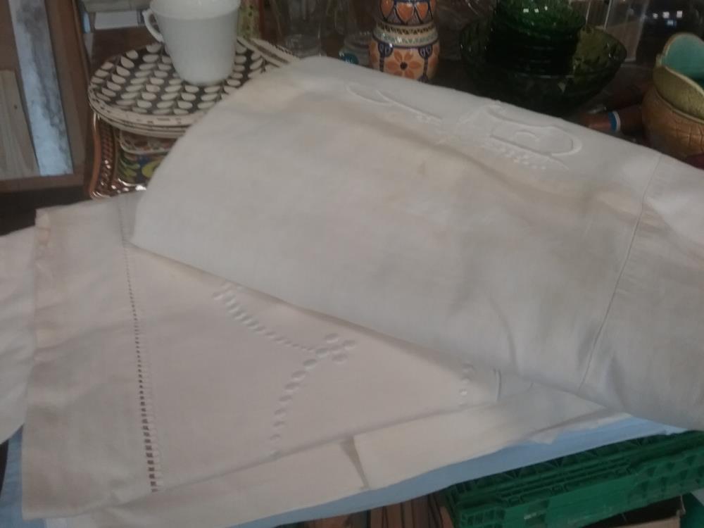 DRAP BRODE ANCIEN