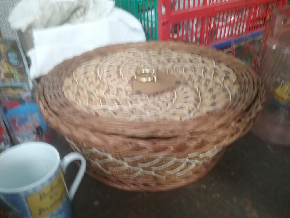 PANIER A COUTURE OSIER