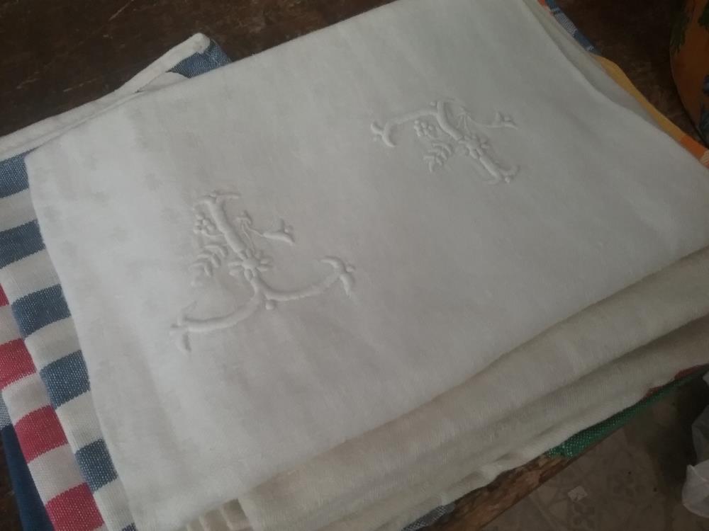 LOT DE 10 SERVIETTES ANCIENNES DEPAREILLEES