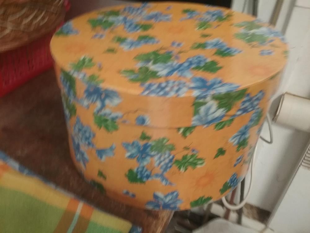 BOITE A CHAPEAU PROVENCAL