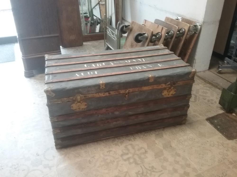 MALLE METAL ET BOIS 