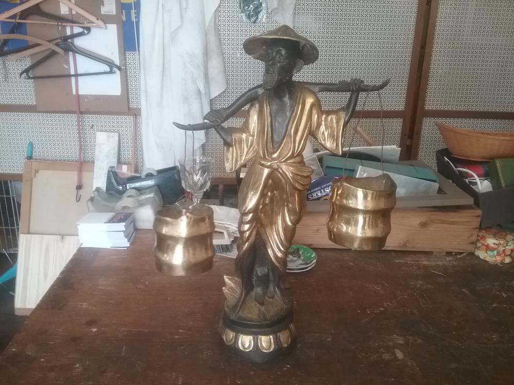 BRONZE PORTEUR D'EAU