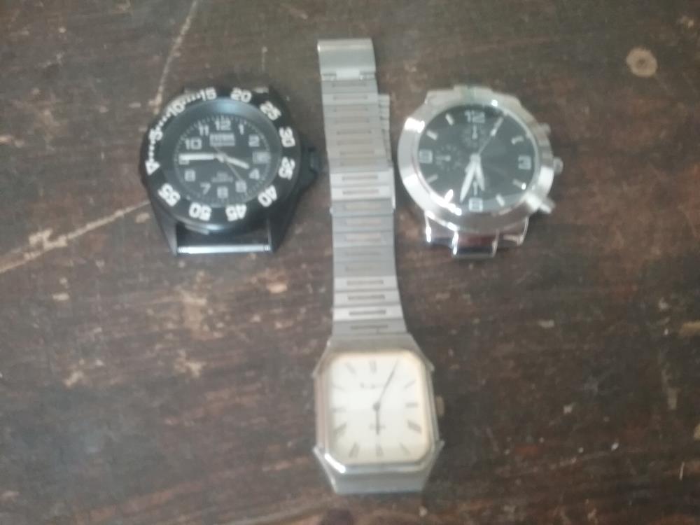 3 MONTRES HOMME
