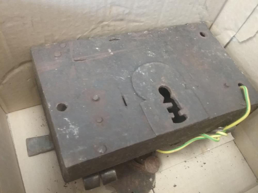 SERRURE ANCIENNE GM AVEC CLE