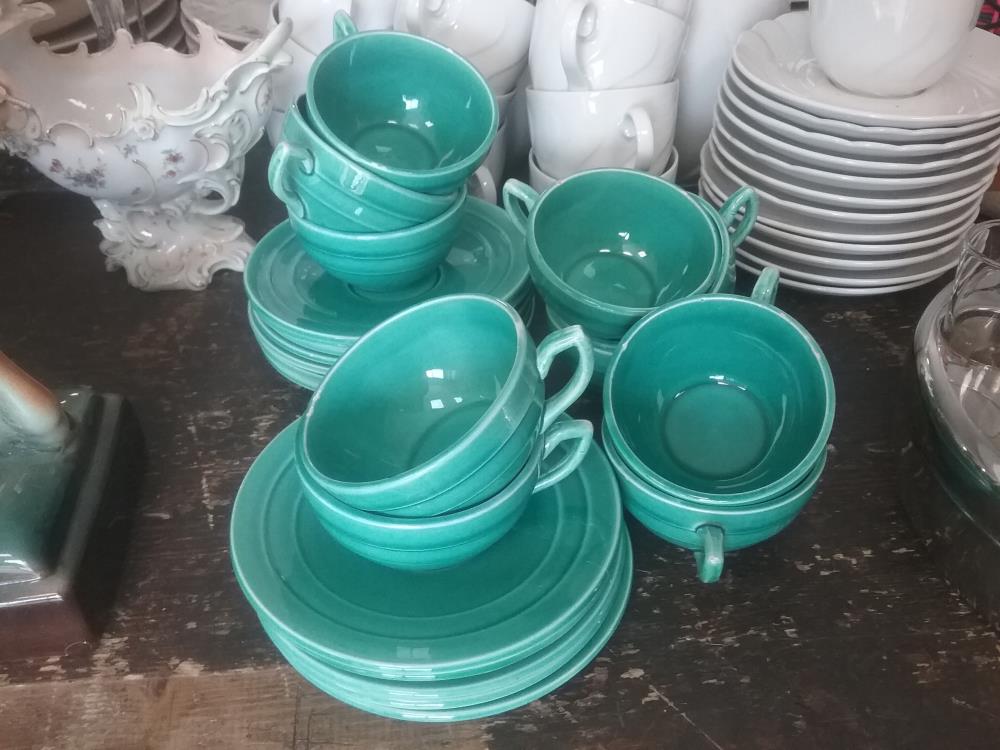 10 TASSES VERTES