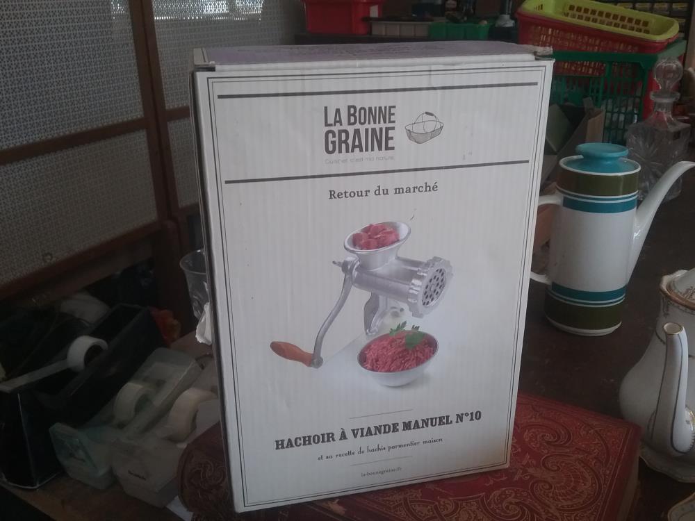 HACHOIR A VIANDE NEUF