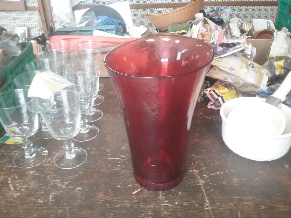 VASE ROUGE VERRE