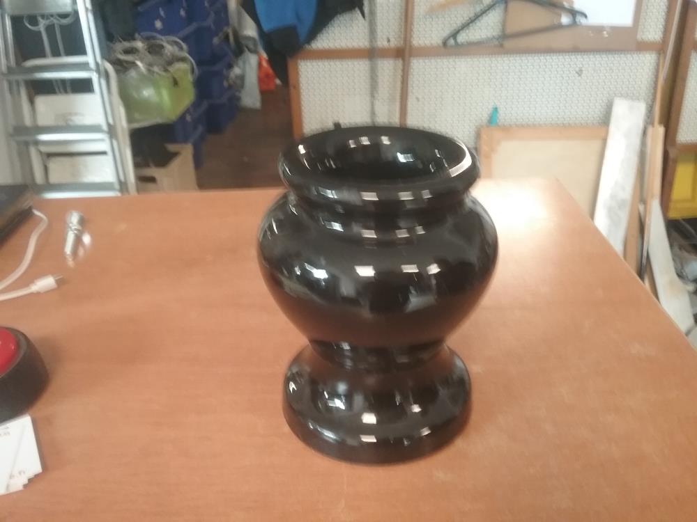 VASE NOIR