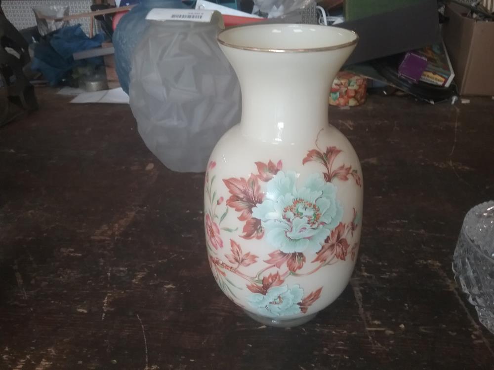 VASE OPALINE FLEURS