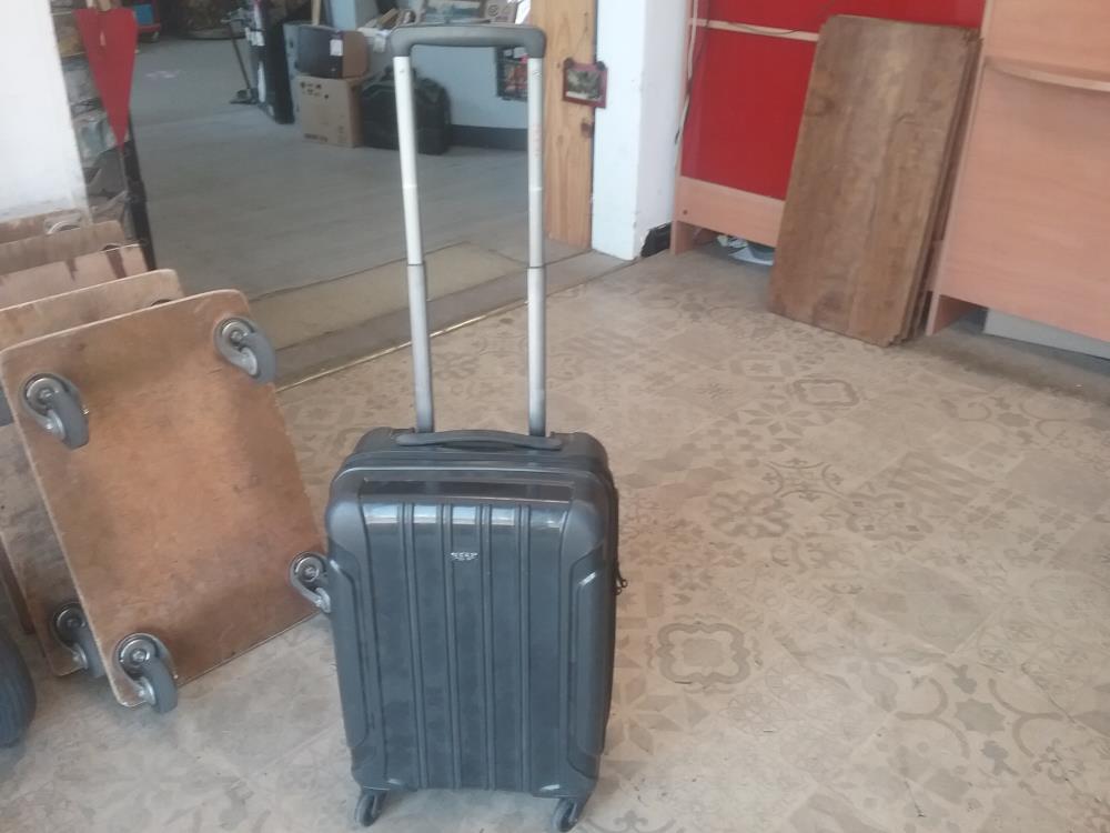 VALISE CABINE CODE 121