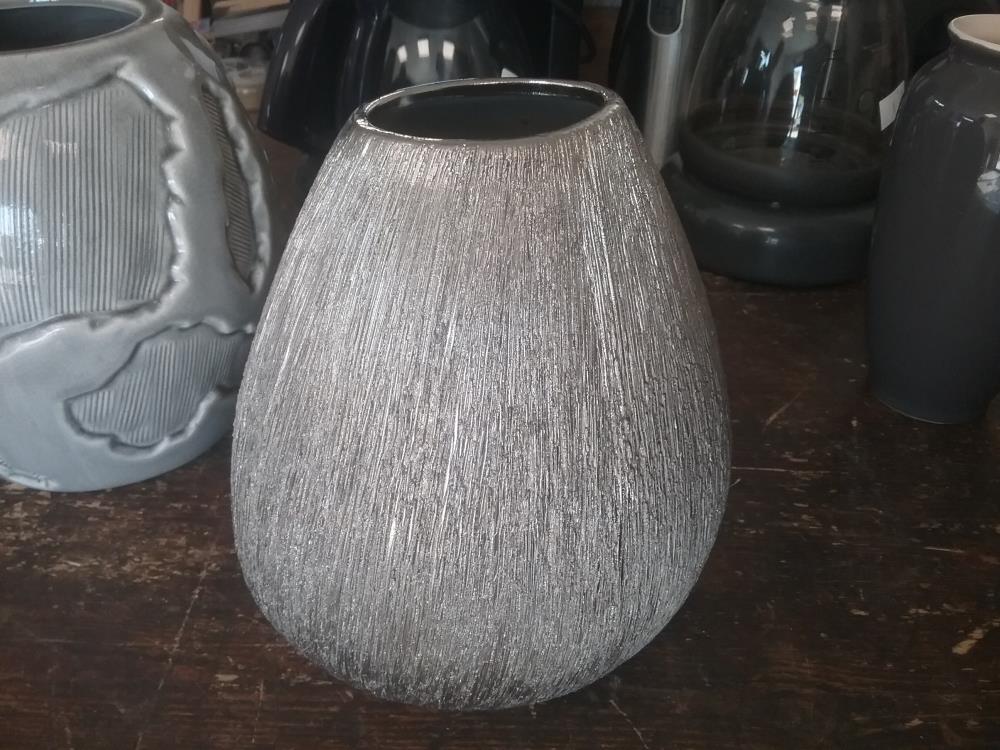 VASE METAL