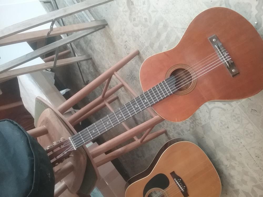 GUITARE VINTAGE PAUL BEUSCHER ET HOUSSE
