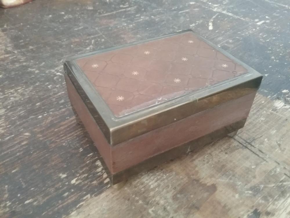 BOITE CUIR ET LAITON 