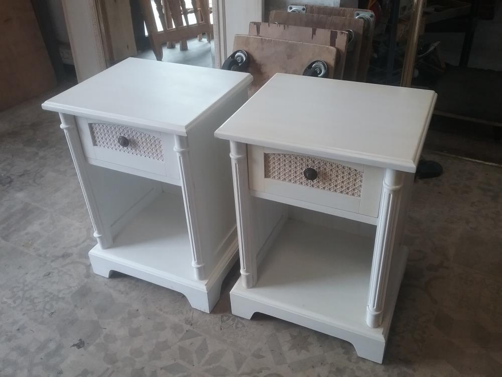 PAIRE DE CHEVETS BLANCS