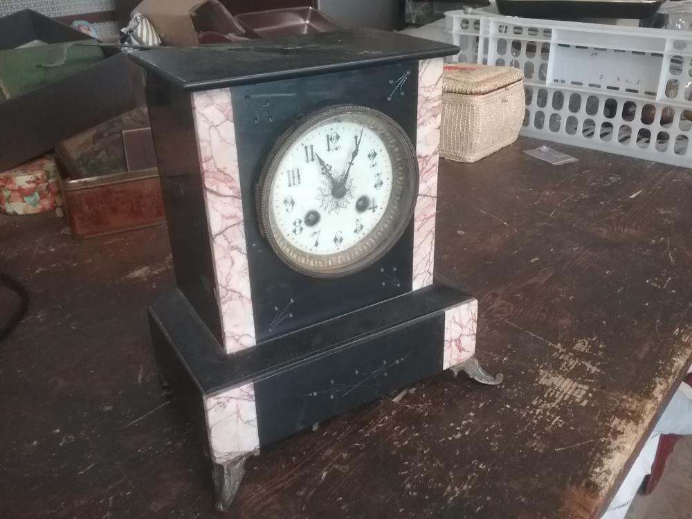 HORLOGE AVEC CLE