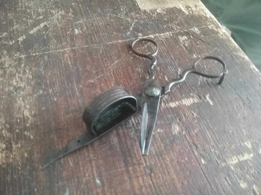 MOUCHETTE ANCIENNE
