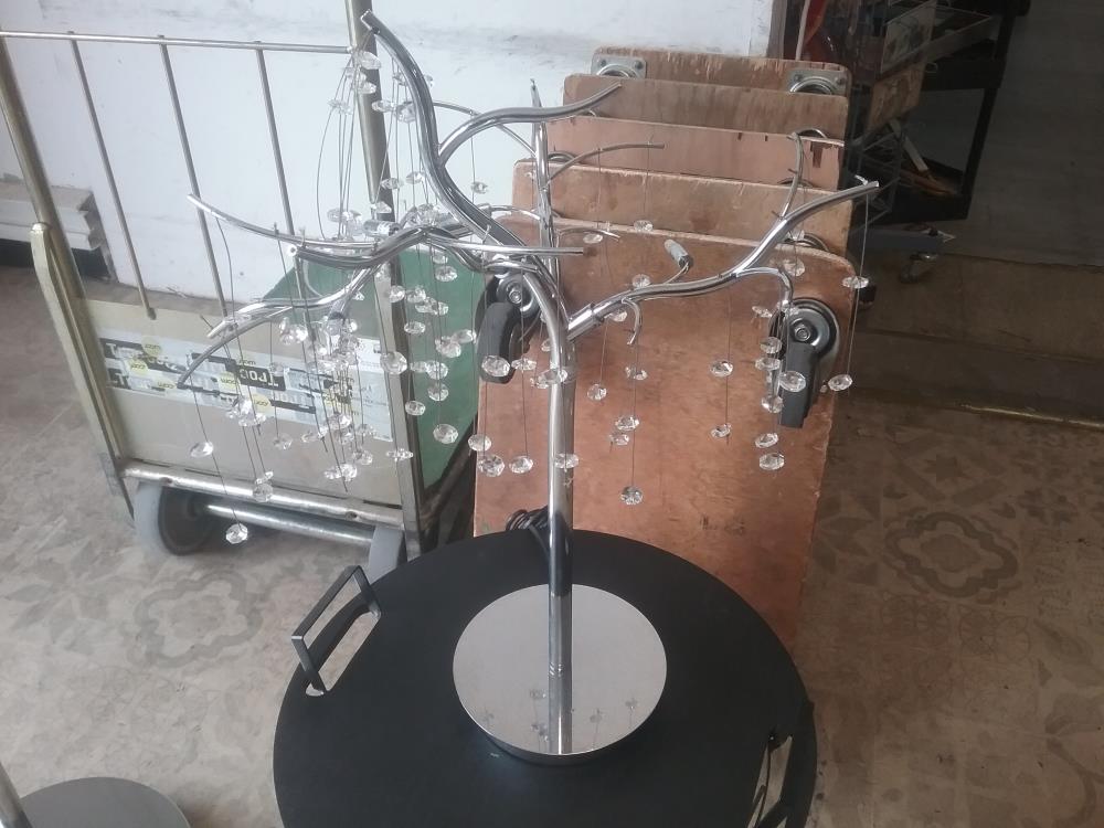 LAMPE A POSER PAMPILLES