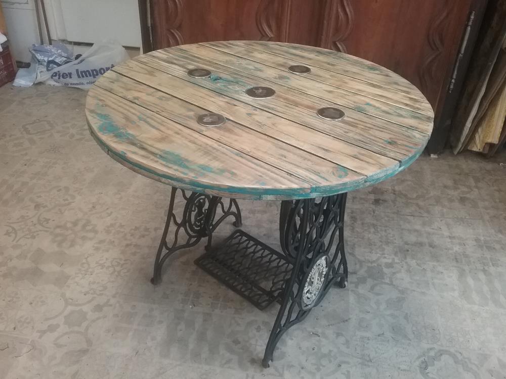 TABLE PIED FONTE