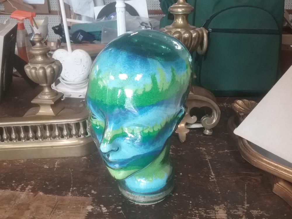 TETE EN VERRE 