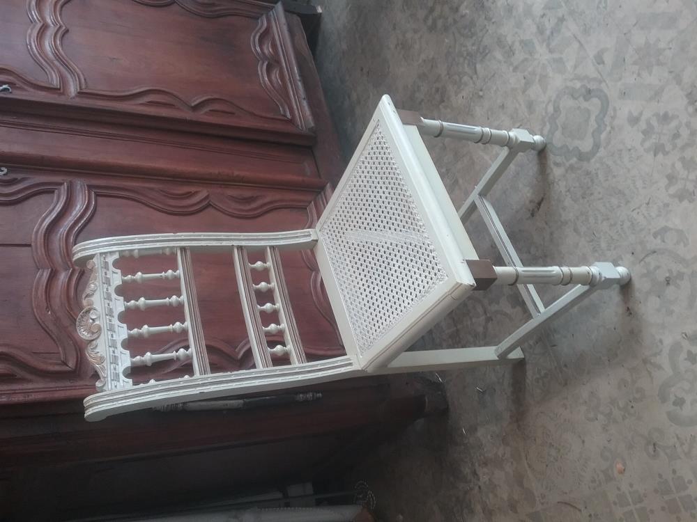 CHAISE PEINTE 