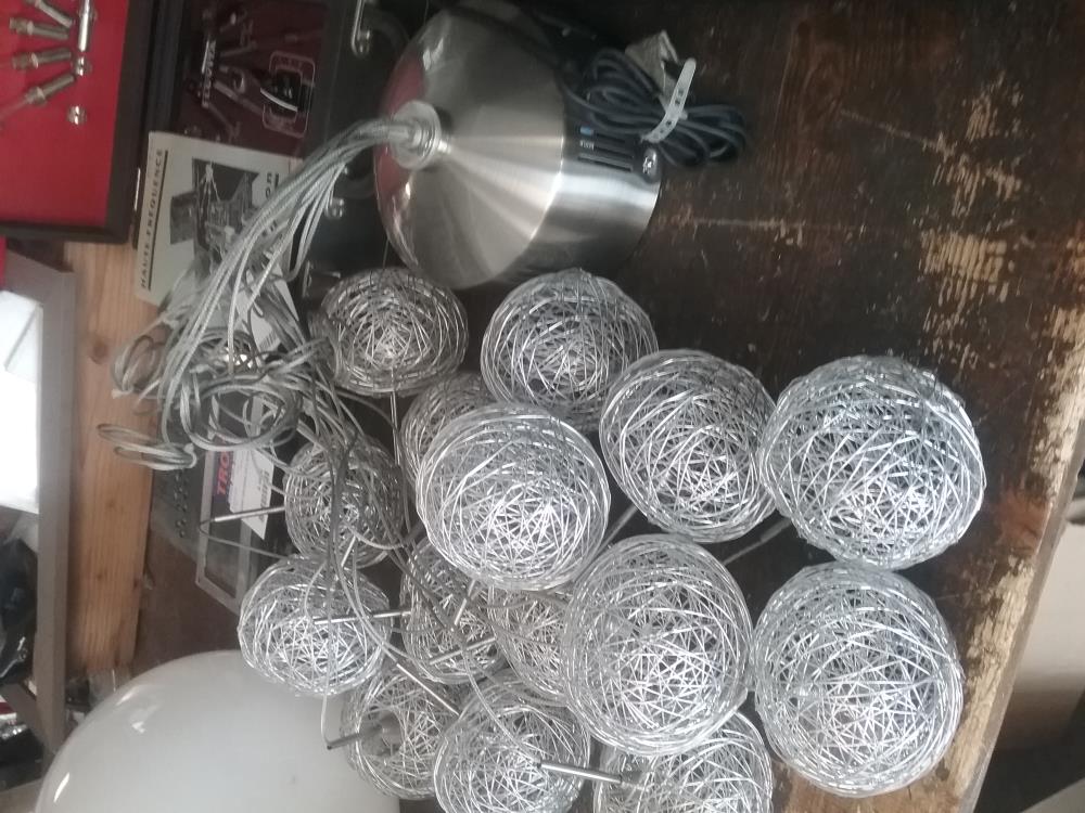 SUSPENSION BOULES