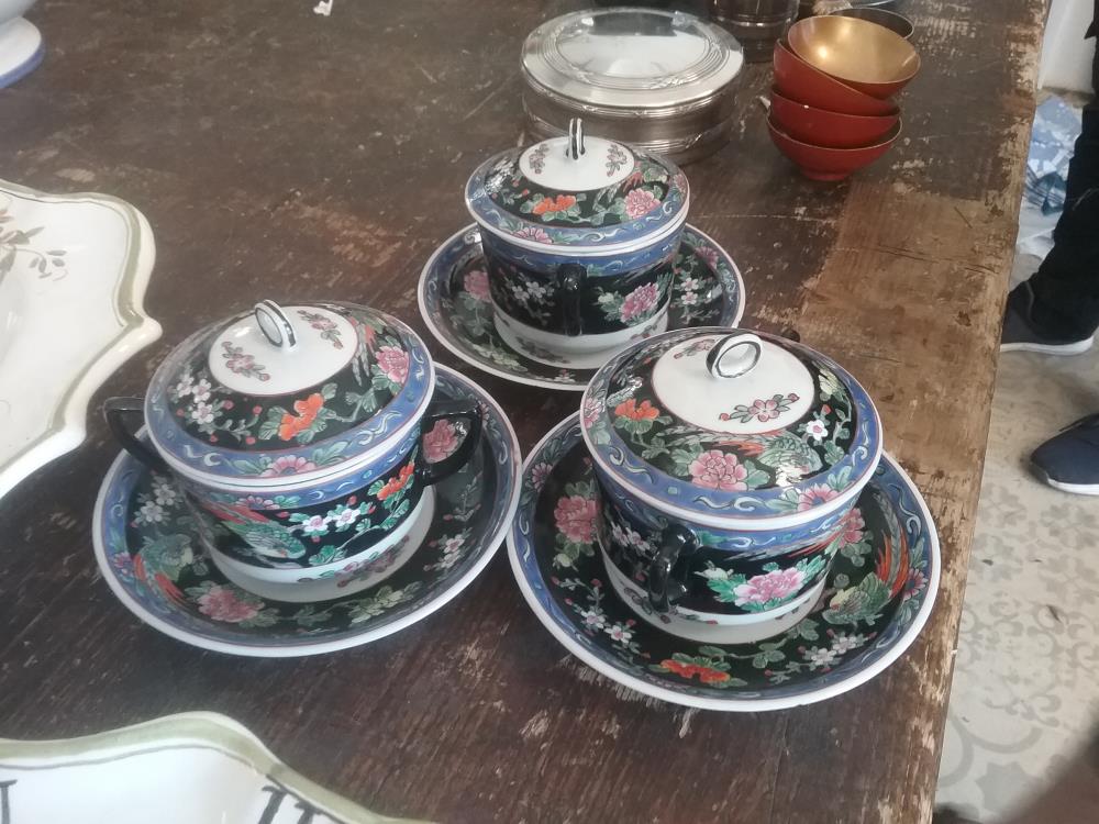 3 TASSES A TNE CHINE