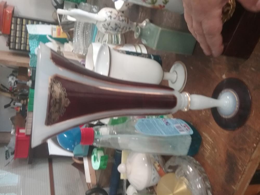 VASE OPALINE BOHEME