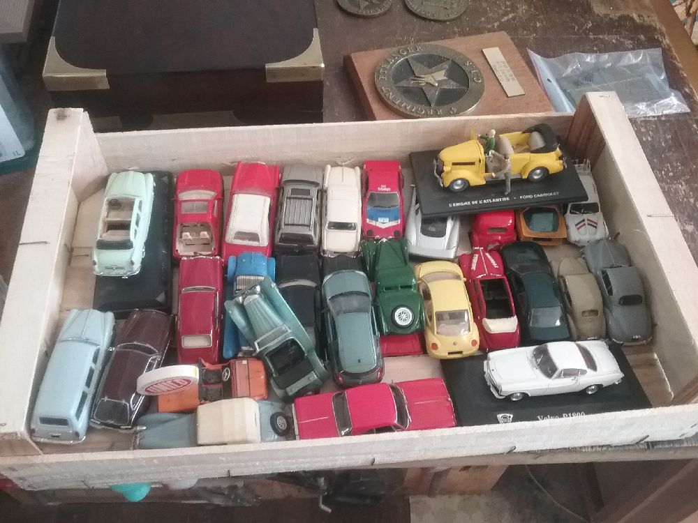 VOITURE MINIATURE 