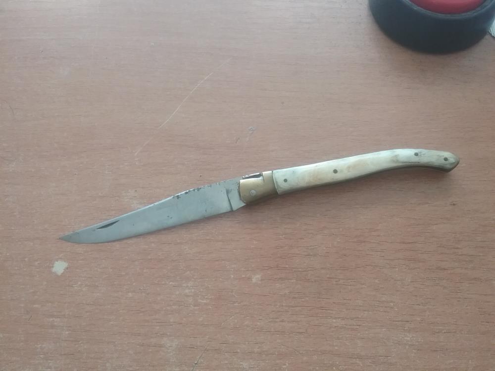 COUTEAU LAGUIOLE CORNE ANCIEN 