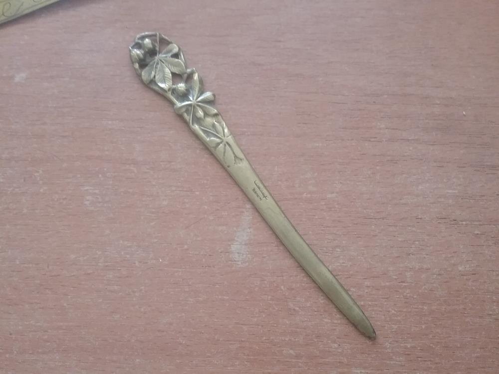 COUPE PAPIER BRONZE SIGNE CHANTILLY