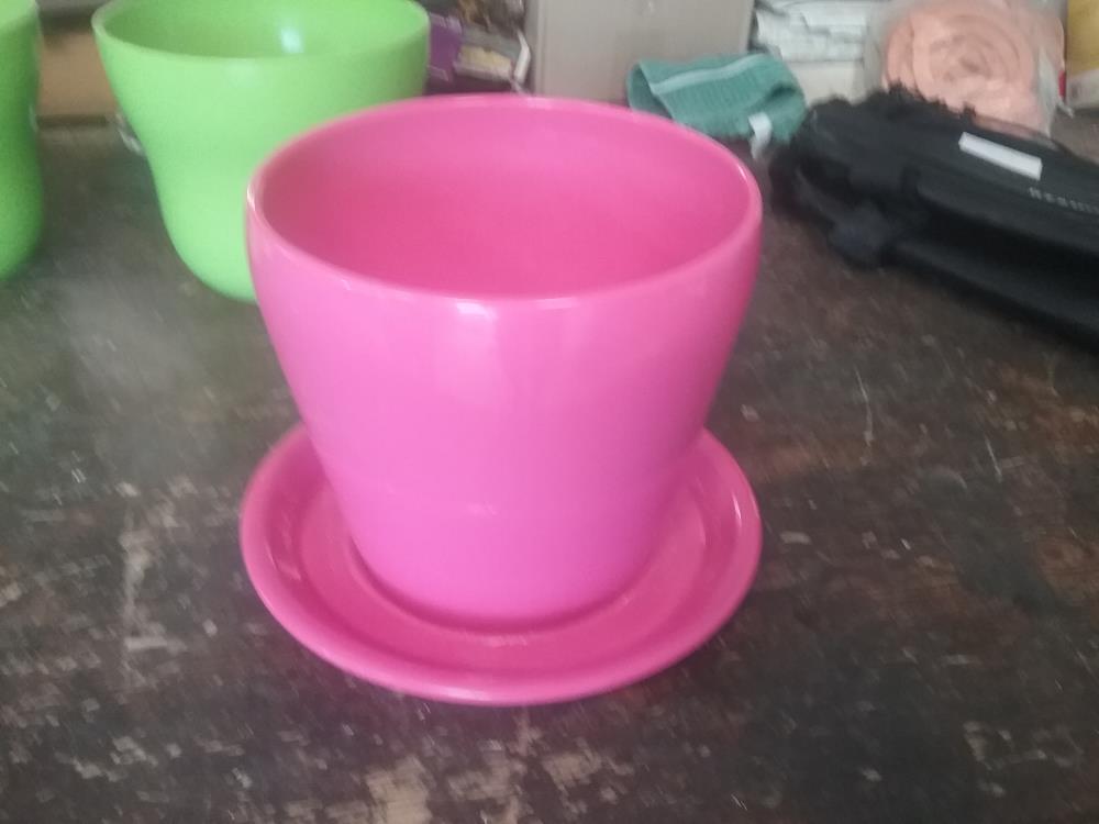 POT ET SOUCOUPE ROSE