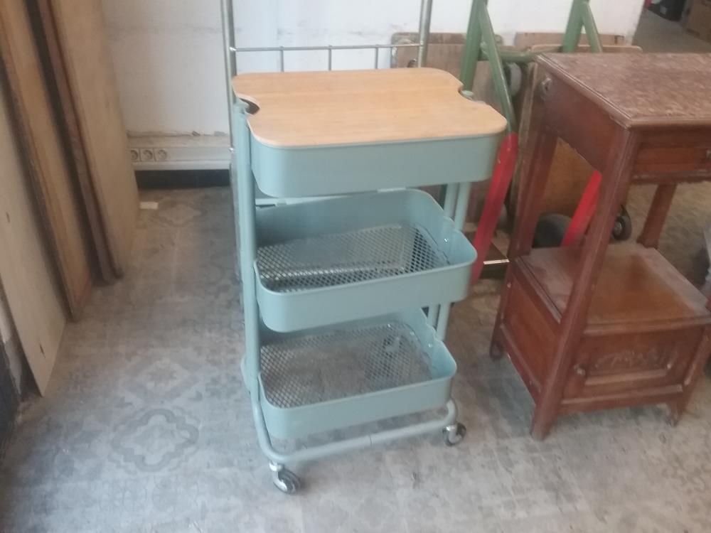ETAGERE ROULETTE VERTE