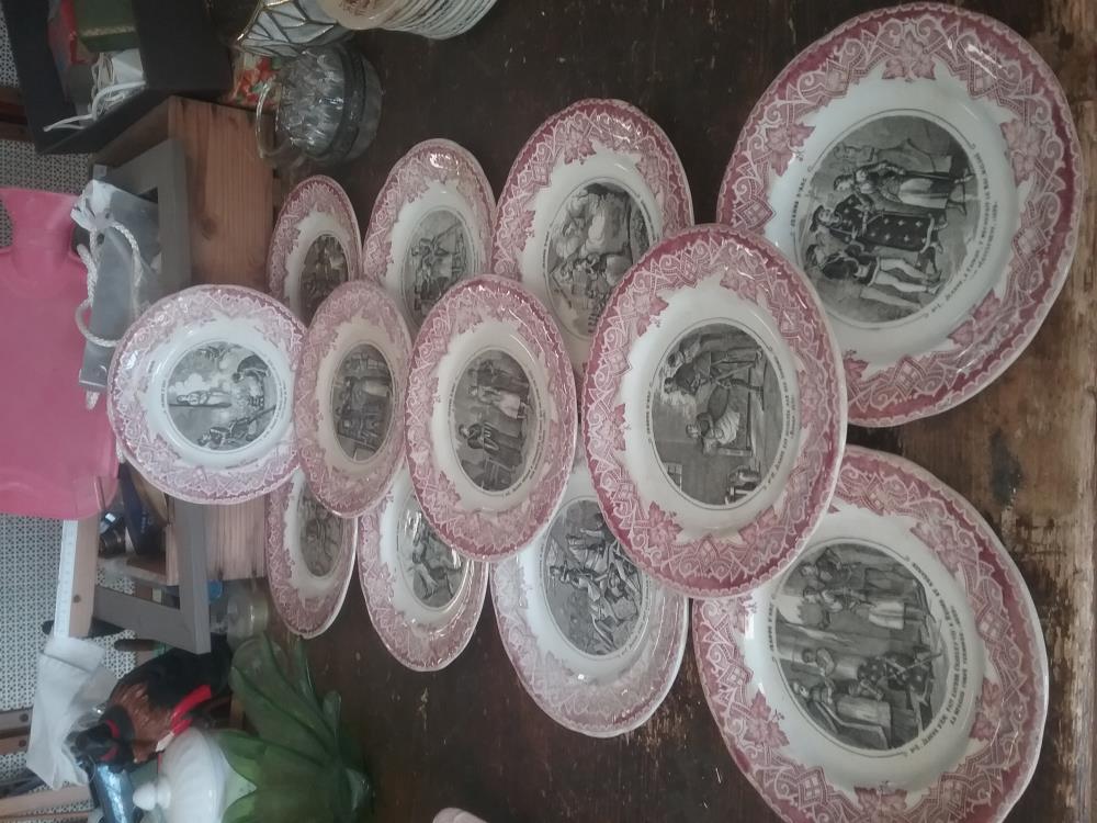 12 ASSIETTES LONGWY JEANNE D'ARC