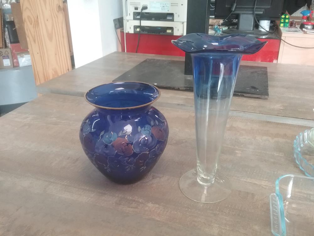 VASE BLEU