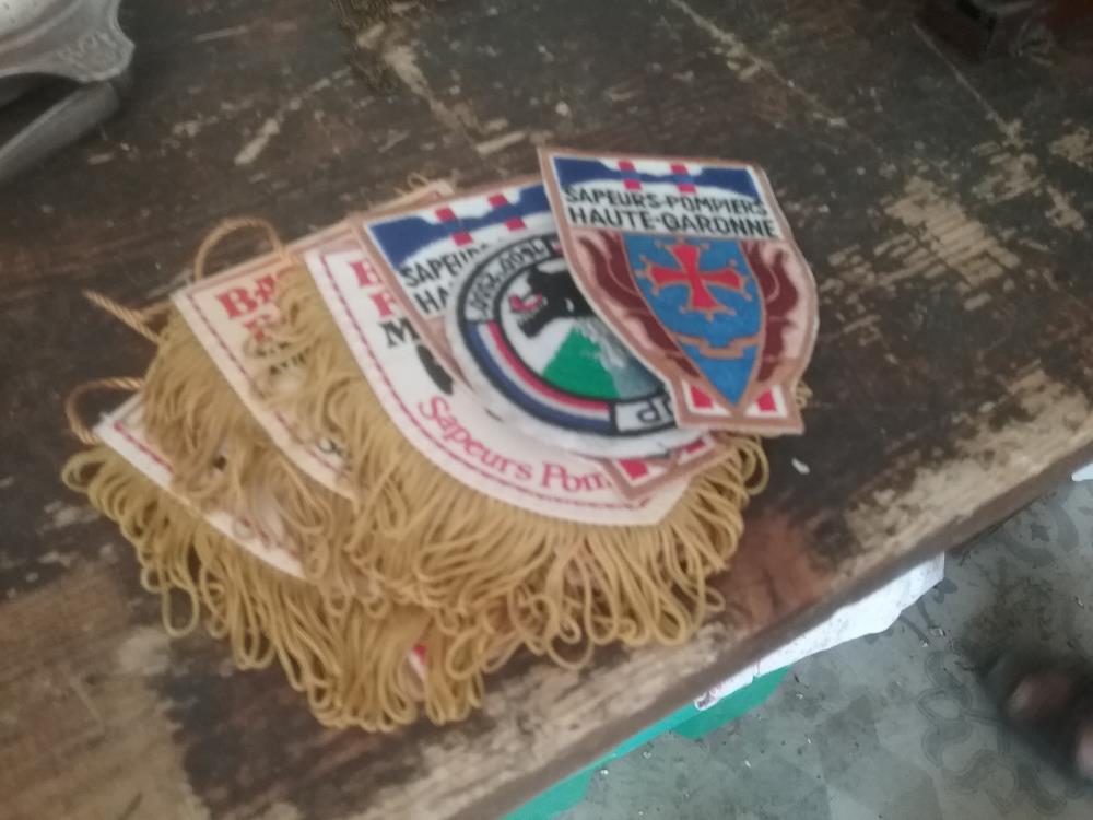 LOT BLASONS POMPIERS