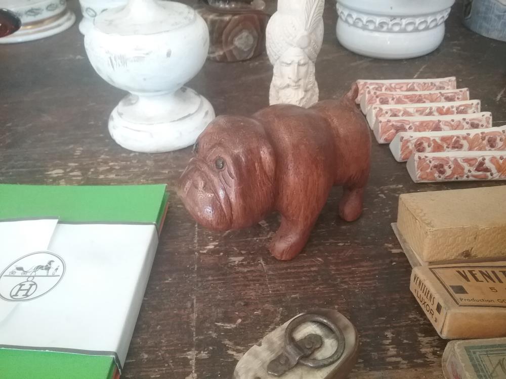CHIEN BOIS