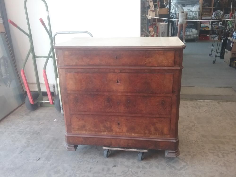 COMMODE DESSUS MARBRE