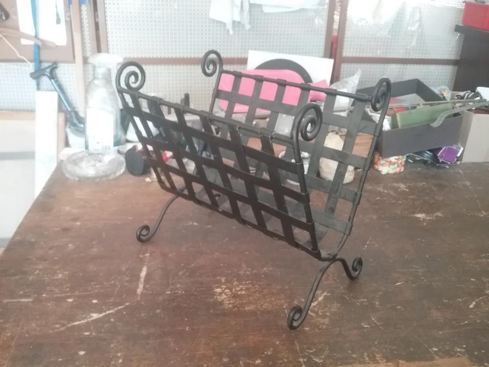 PORTE JOURNAL FER FORGÉ 