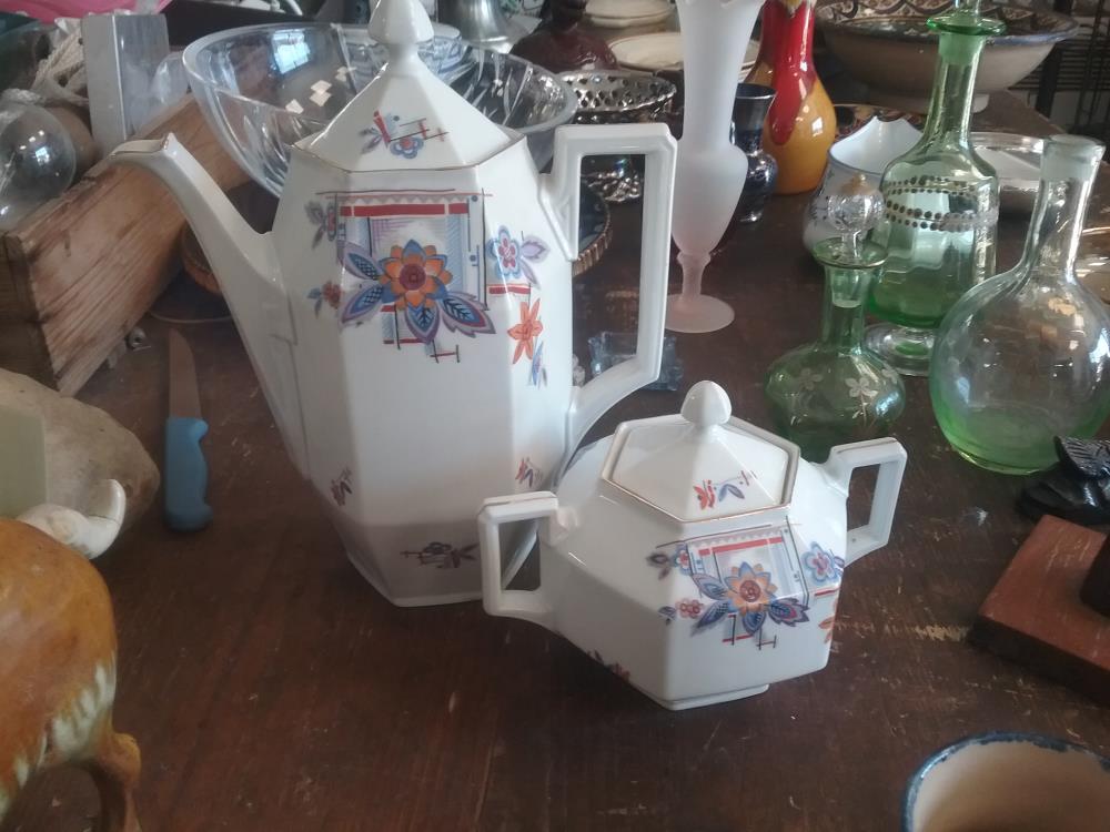 CAFETIERE ET SUCRIER 