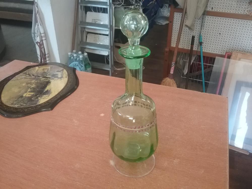 FLACON VERT ANCIEN