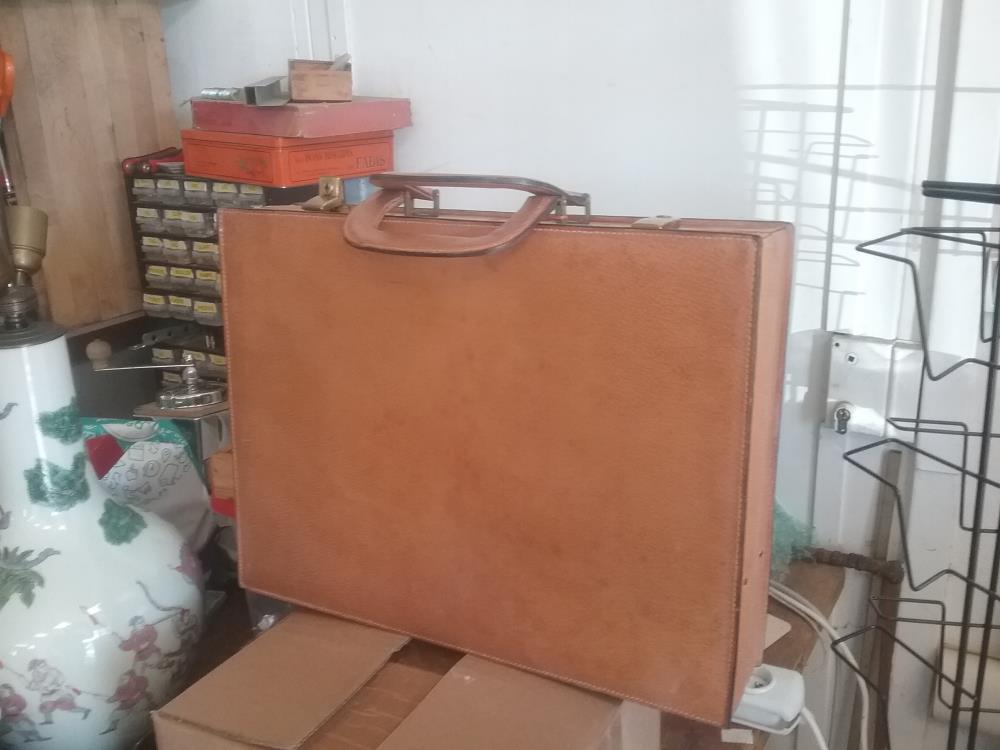 CARTABLE CUIR ANCIEN