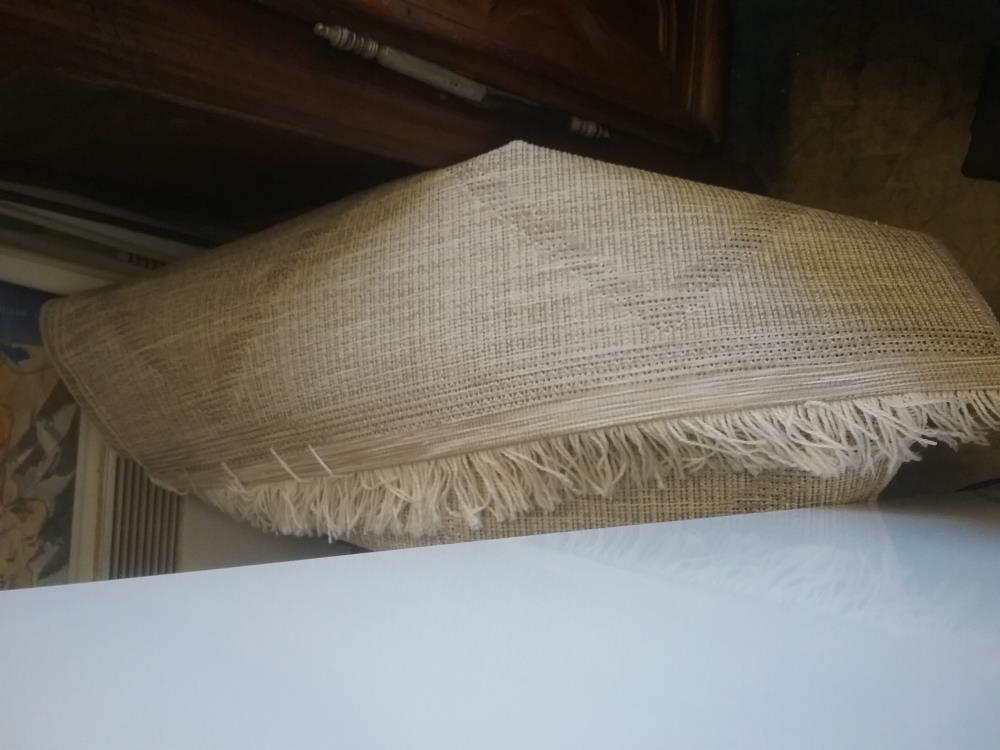PETIT TAPIS BLANC
