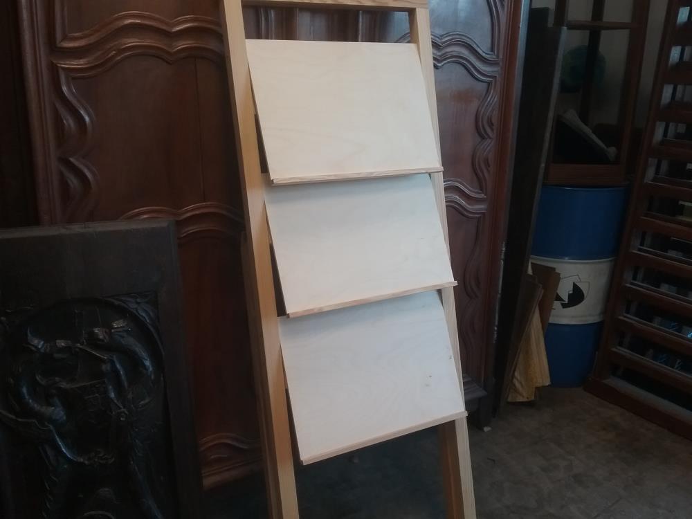ETAGERE PRESENTOIR 