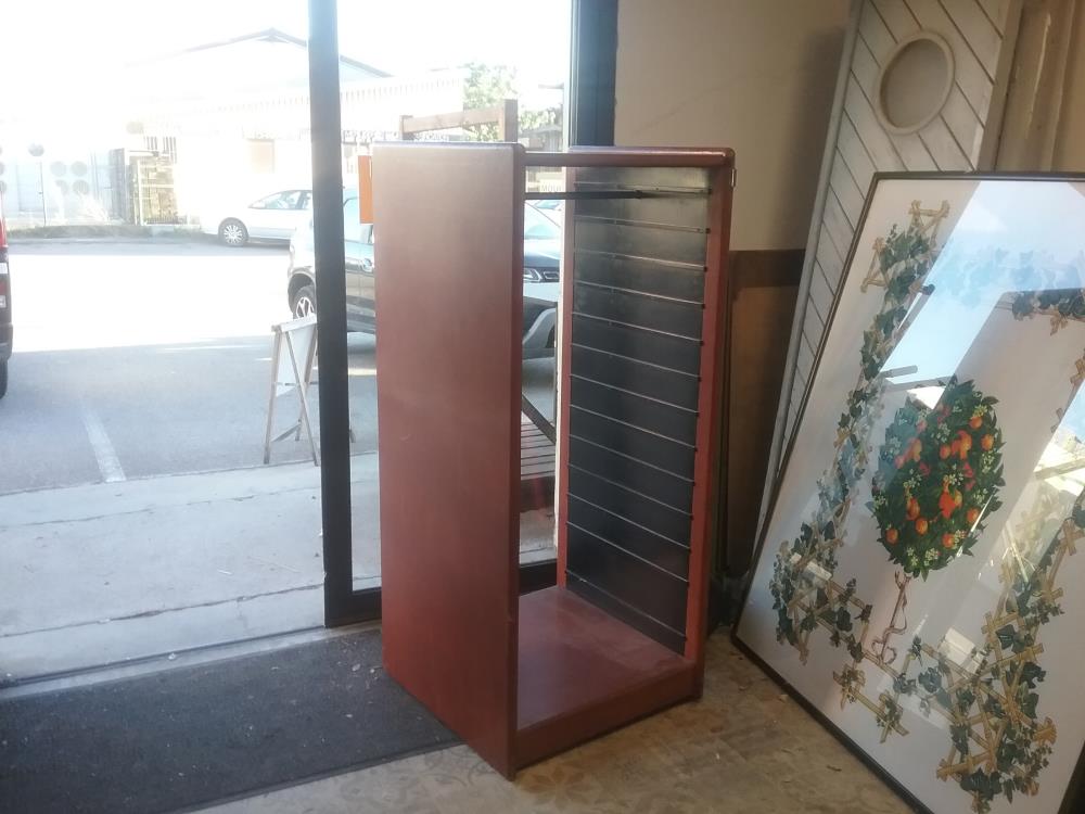 PORTANT CUIR MAGASIN